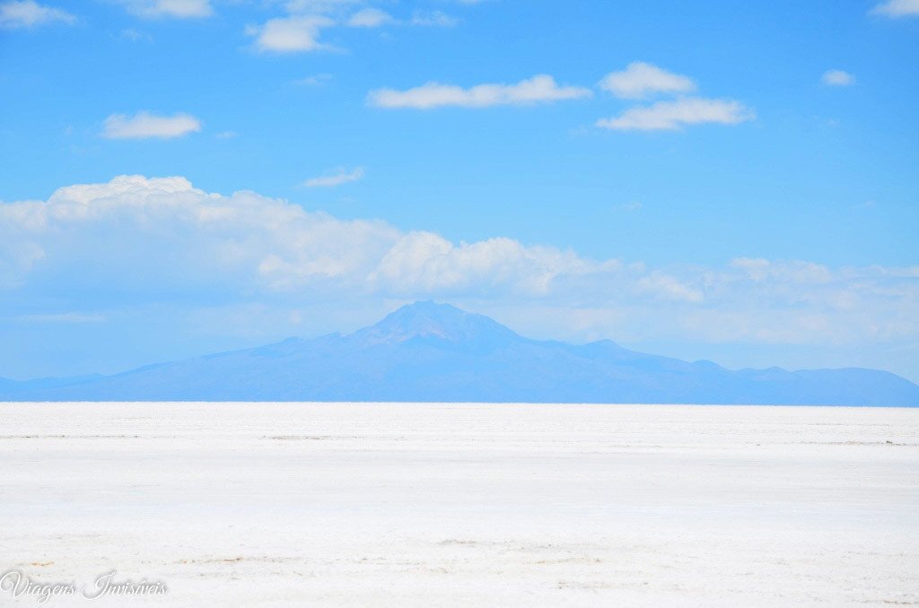 Vulcão visto do Salar