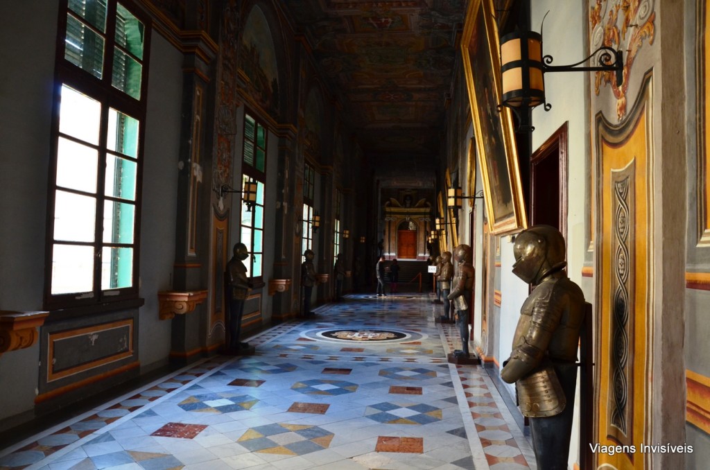 Arte e volta ao tempo no palácio dos Grandes Mestres, Valeta, Malta