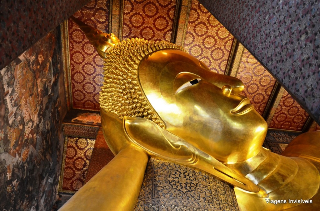 Para ver esta beleza tem que tirar os sapatos, Buda Reclinado, Bangkok, Tailândia