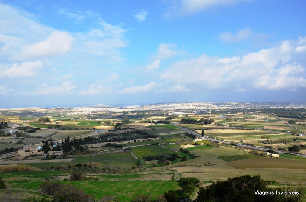 Linda vista do alto da muralha de Mdina, Malta