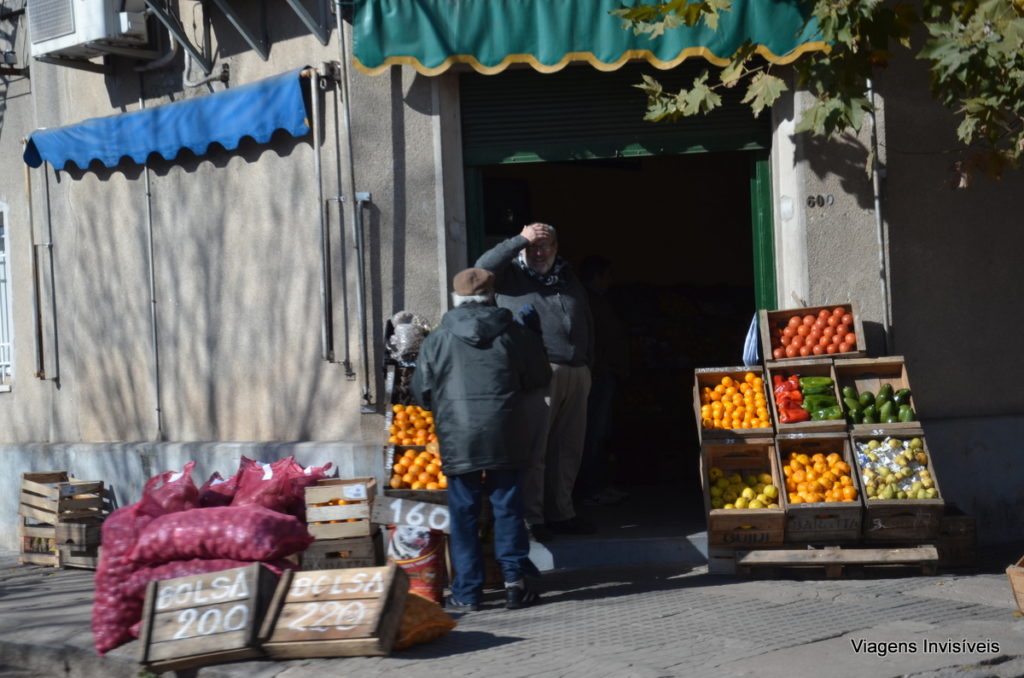 Mercado de frutas em Carmelo, Uruguai