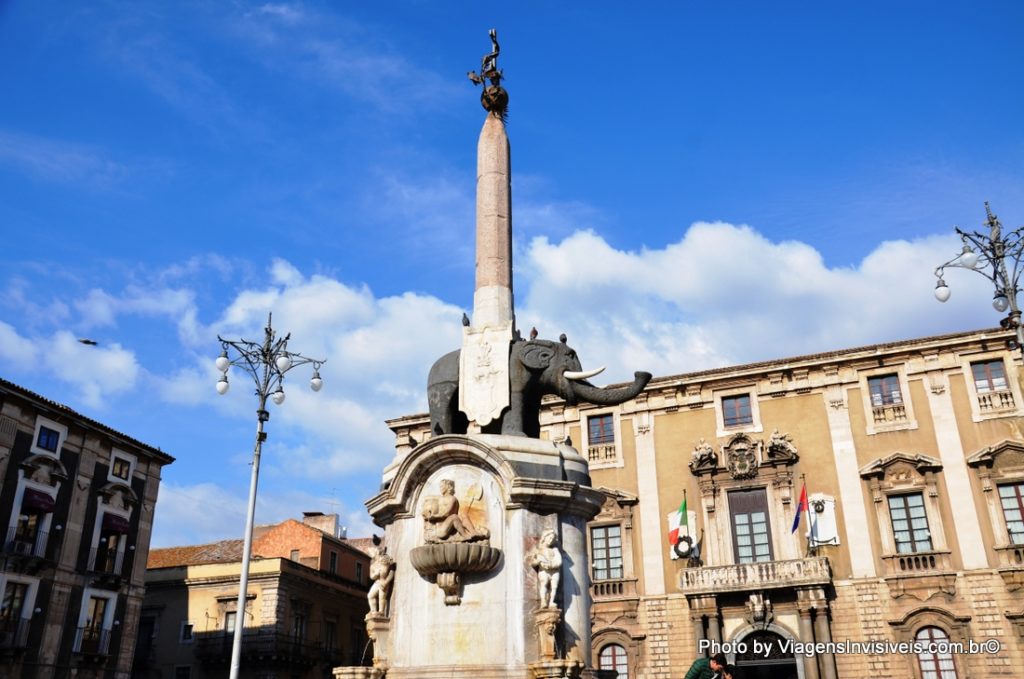 Praça do Duomo de Catânia, Itália