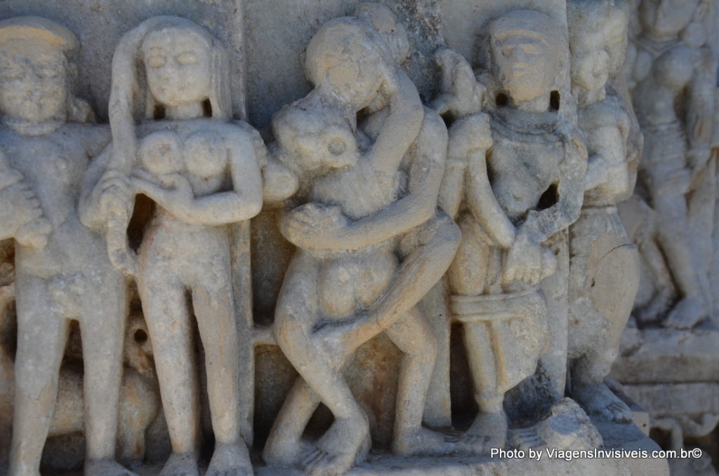 Nem tão castos assim, templos de Ranakpur, Índia