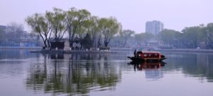 Uma ilhota no Lago Qianhai, Shichahai, Pequim, China