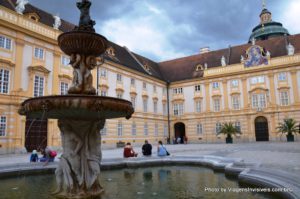 Pátio e Fonte da Abadia de Melk, Áustria