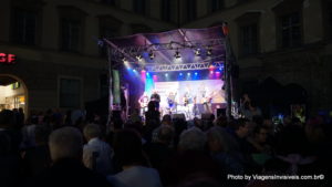 A festa foi até as 23h, aniversário de Munique, Alemanha
