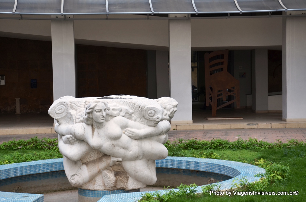 Escultura no Jardim do Museu de Belas Artes, Havana, Cuba