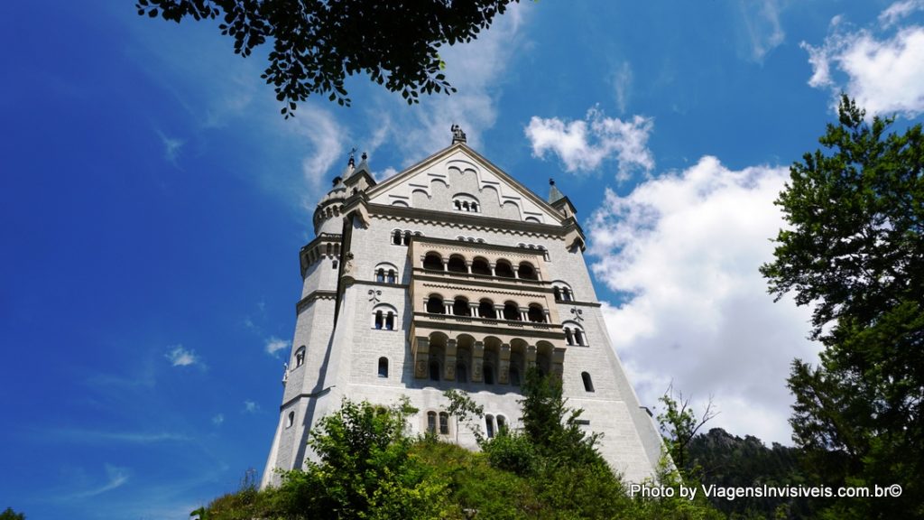 De perto parece um castelinho, Neuschwanstein, Fussen, Alemanha
