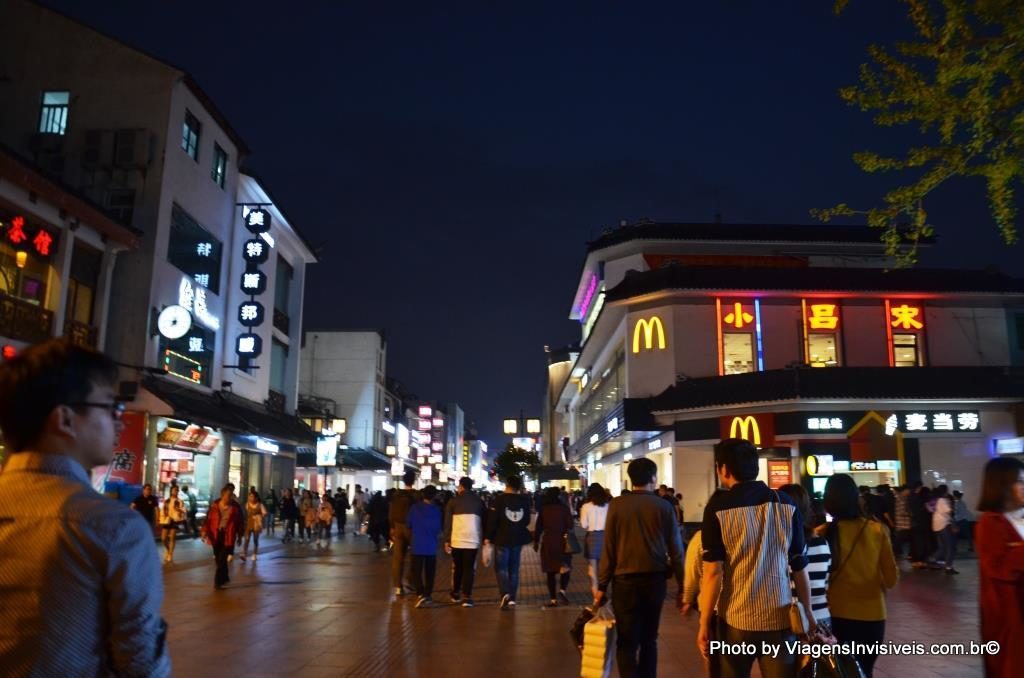 Neons dominam a noite, Suzhou, China