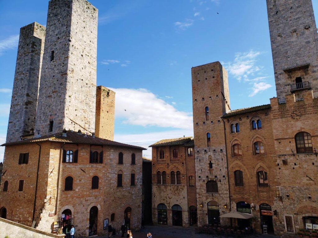 As torres que sobraram na praça principal, San Gimignano