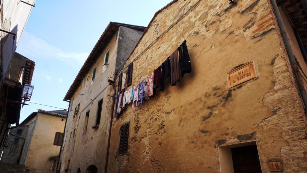 Toscana e sua vida diária, indiferente aos turistas